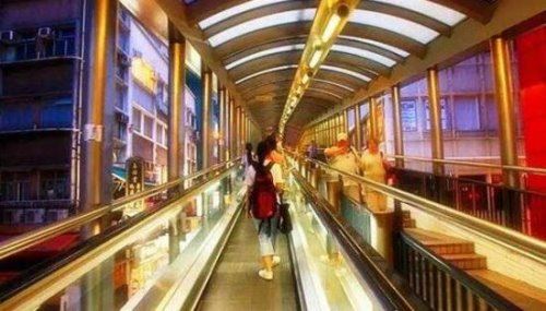 世界上最长的露天自动扶梯 香港中环至半山自动扶梯长800米