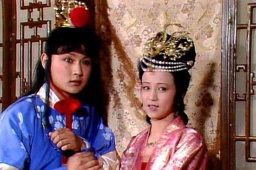 秦可卿与贾宝玉有着什么关系？为何说秦可卿是贾宝玉的梦遗对象？