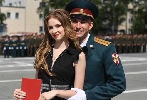 苏军和俄军为什么都比较喜欢巴拿马帽？