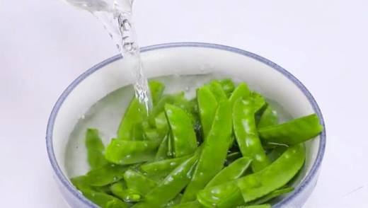 荷兰豆炒腊肠怎么做？