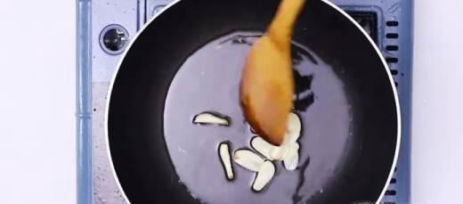 荷兰豆炒腊肠怎么做？