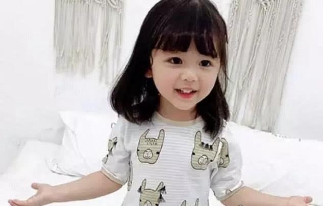 童模妞妞被踢视频背后 一天盘拍119套衣服(年仅三岁为家赚几十万)