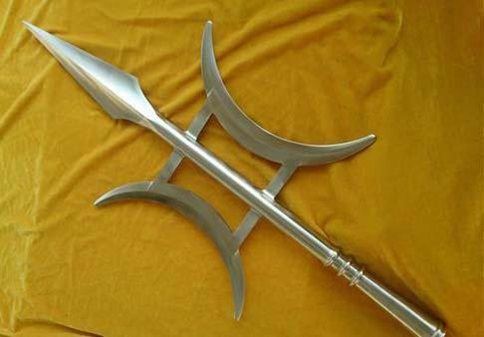 正史中吕布使用的兵器真是方天画戟么？方天画戟实战能力怎么样？