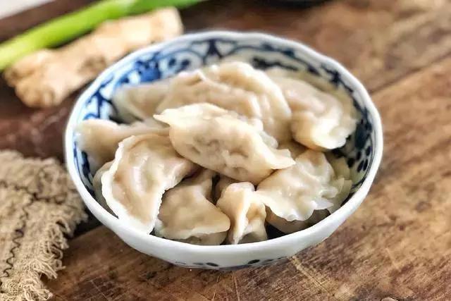 立冬吃饺子的寓意和象征