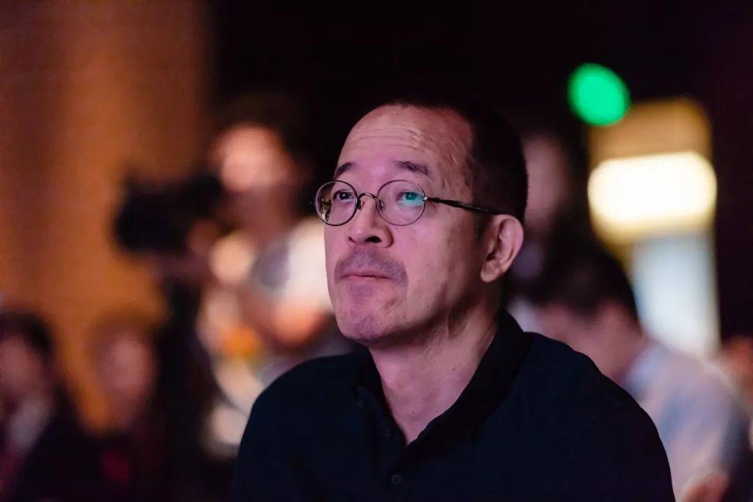 经济日报:新东方不应照搬李佳琦,俞敏洪再遭一击!