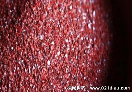 什么颜色最招鬼，红色最容易吸引鬼魂(红衣女鬼积怨深重)