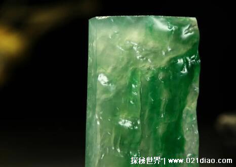 什么颜色最招鬼，红色最容易吸引鬼魂(红衣女鬼积怨深重)