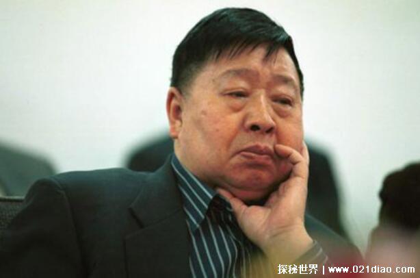 冯巩是谁的徒弟，师傅马季为相声大师可惜已经去世