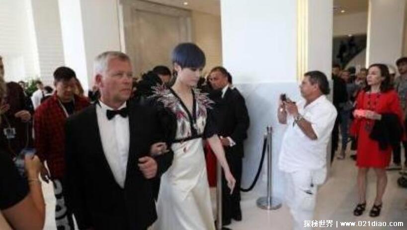 歌手李宇春的丈夫是谁?现任丈夫竟是一位78岁外国老头(系谣言)