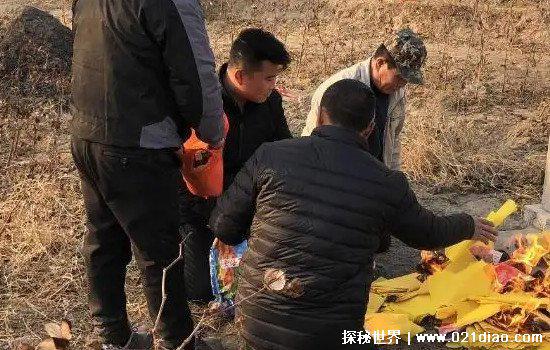 出嫁女儿上坟的后果,易中邪/影响娘家运势(迷信说法)