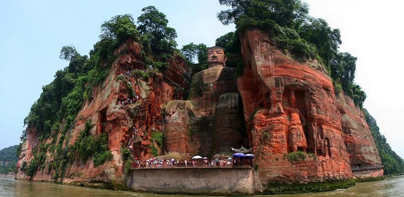 2020乐山大佛再次闭眼是真是假，没有闭眼(闭眼是酸雨导致)