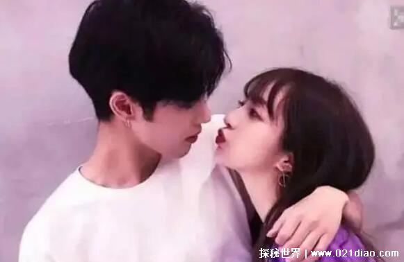 蔡徐坤的初吻给了谁，蔡徐坤亲口承认初吻在高一就给了人