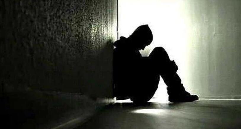 禁曲自杀没有痛原版试听，歌词在引导自杀(网传作者自杀时创作)