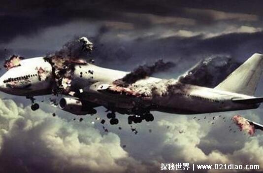 飞机解体人会怎么样很痛苦吗，人在空中会直接死掉