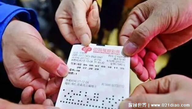 机选和自选哪个靠谱，都有几率中奖(一个人要中奖的征兆介绍)