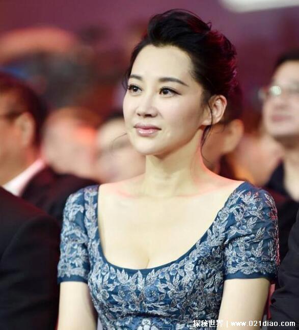 许晴冯小刚的震颤场面，老炮儿中上演激情戏实在太诱惑