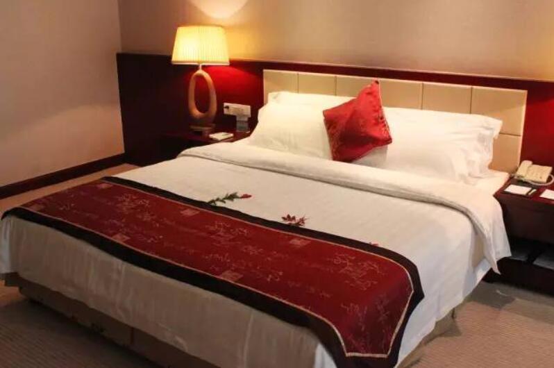 酒店床上一条长条布有什么用，这四个用途不知道就亏了