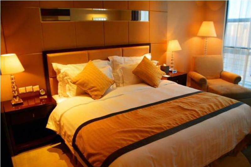 酒店床上一条长条布有什么用，这四个用途不知道就亏了