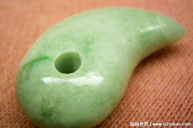 日本三大神器是什么，相传来自中国(天丛云剑是三大神器之首)