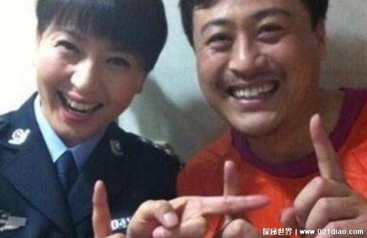 闫学晶现任老公马东明的照片,二嫁马东明45岁高龄生女