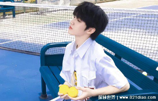 全球最美的小女孩是谁，Mahdis Mohammadi(现实版的洋娃娃)