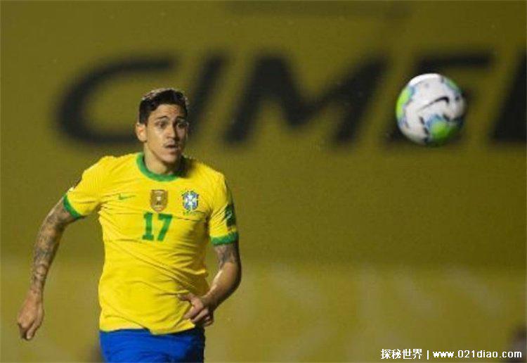 球员入选世界杯名单后求婚 (巴西球员前锋佩德罗)