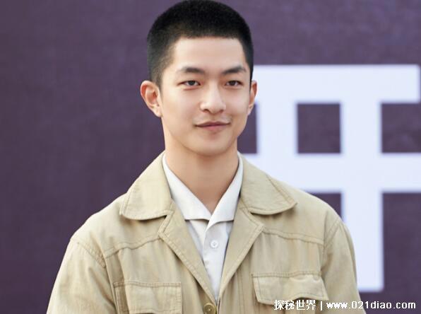 屈楚萧个人资料简介，流浪地球爆火后消身匿迹