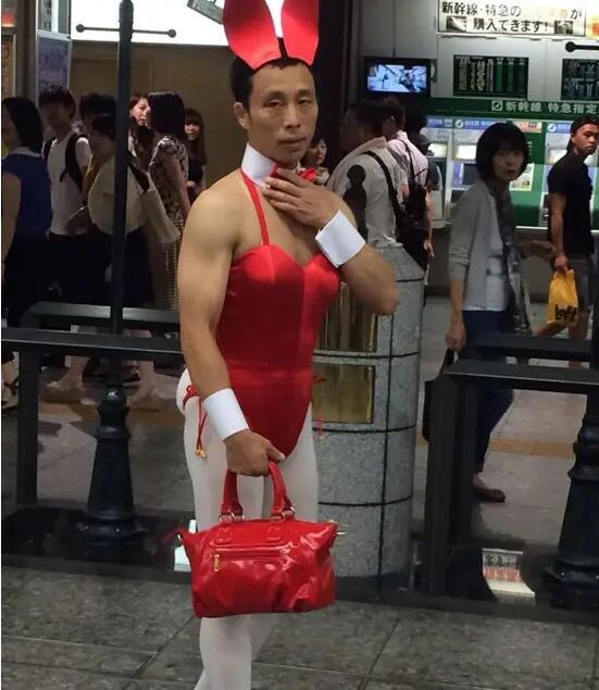 东北话二椅子是什么意思啊,骂人是不男不女的人妖