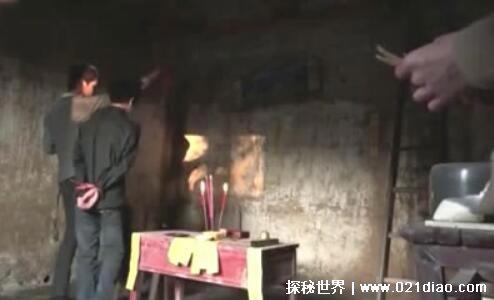 重庆红衣小男孩案告破，死因是性窒息(并非被施加法术死亡)