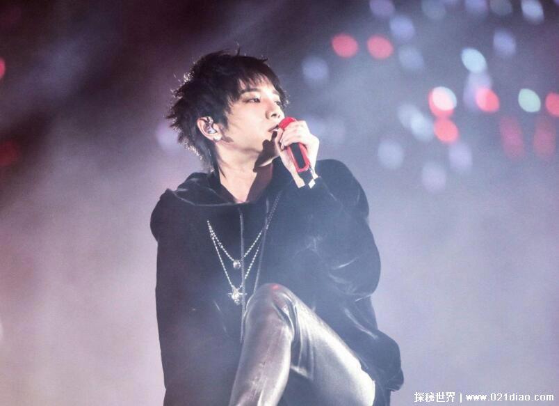 华晨宇个人资料介绍，背景家世曝光豪车豪宅是富二代