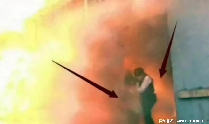 俞灏明怎么被烧的，是不是为了救人才受伤(附现场照片)