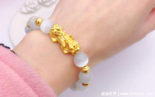 貔貅手链怎么戴是正确的，一定要戴在左手(戴错会影响财运)