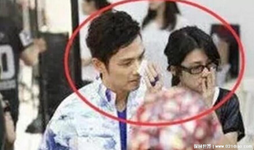 钟汉良的妻子是谁啊,妻子对外宣称是其服装设计师(未被证实)