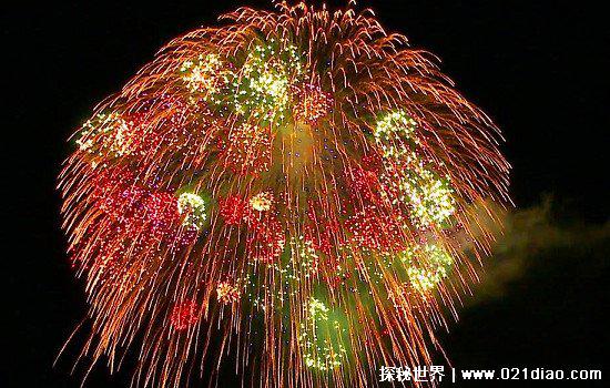 世界上最诡异的烟花，法老之蛇燃放后凭空出现一条恐怖巨蛇