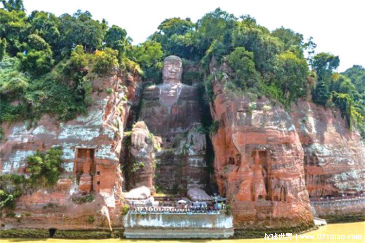 世界上最大的一座坐佛，乐山大佛(位于四川)