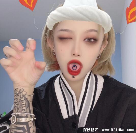 女孩子舌头打钉是为什么,只是单纯的喜欢(舌钉能和上帝交流)