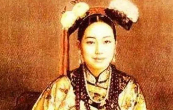 慈禧可以坐在龙椅上吗，不可以(只有皇帝才能坐龙椅)