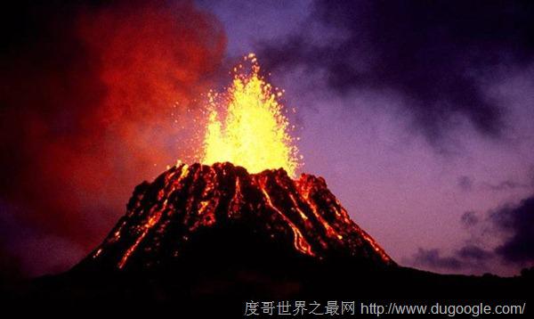 世界上最壮观的火山口之一，基拉韦厄火山从1983年至今未停止过喷发