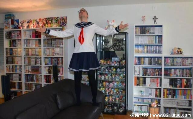 世界第一宅男Melonpan，屋子里随处可见二次元美少女