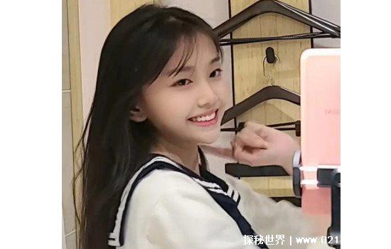 宋小睿真实长相图片，脸部僵硬被质疑过度包装(其实是人美声甜)