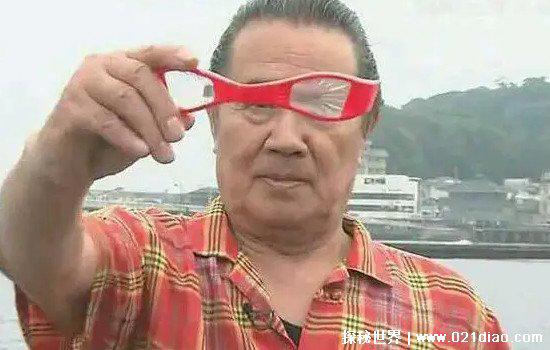 最丑奥特曼变身器，哉阿斯奥特曼的闪光牙刷丑到不想吐槽