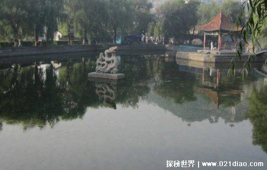 世界上最小的湖，本溪湖(不到15平方米/相当于一间卧室)