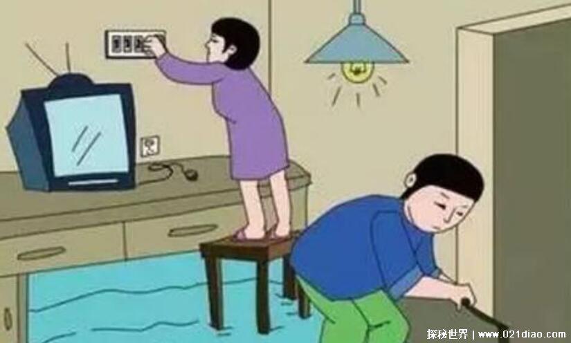 打雷可以玩手机吗，在室内可以玩(雷雨天在外玩手机不安全)