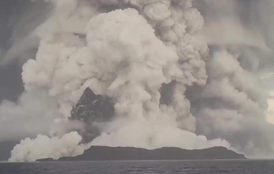 海底火山爆发有多恐怖，汤加火山爆发威力相当于1000颗原子弹