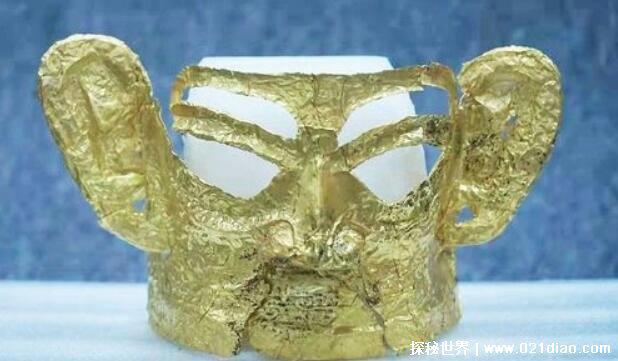 三星堆再次震惊全世界，出土完整黄金面具(出土557件完整器具)