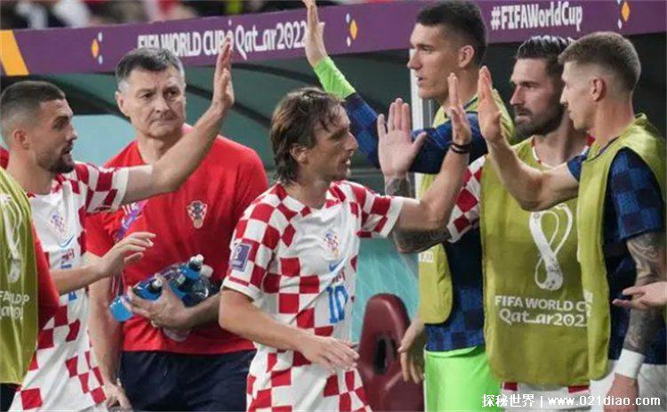 克罗地亚4-1加拿大（小组积分4分排名第一）