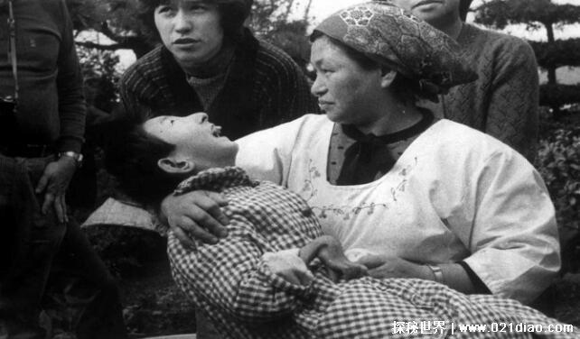 日本水俣病事件，工业污染导致的(数万人因此中毒)