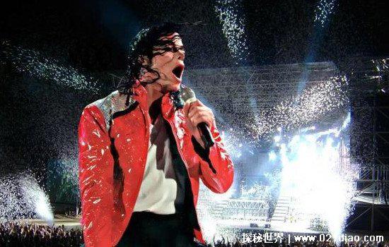 迈克尔杰克逊演唱会晕倒人数最多的一次，5000人晕倒(23人死亡)