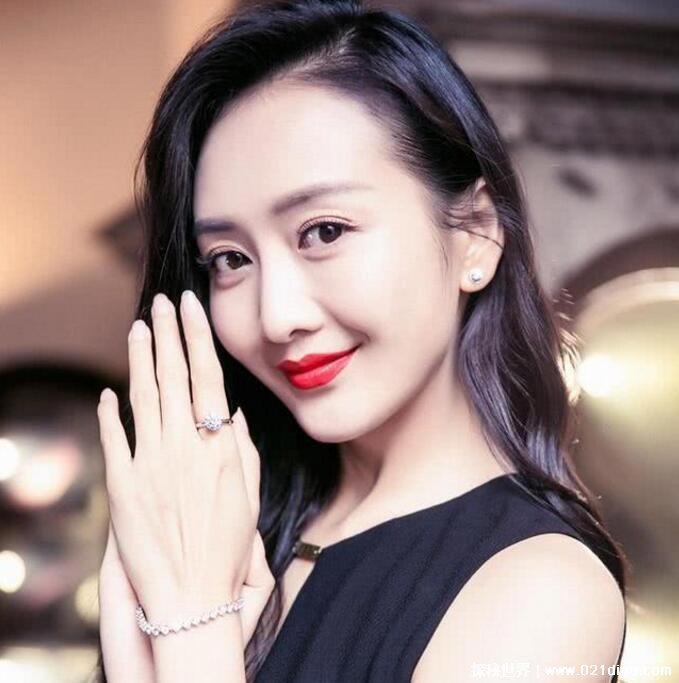 王鸥个人资料简介年龄，疑似插入杨幂刘恺威婚姻(系谣言)