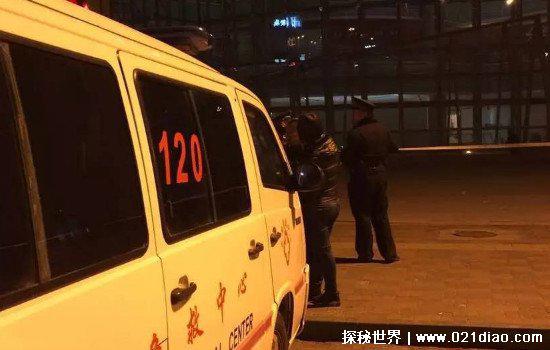 天津大悦城摔死孩子灵异事件，两孩子从父亲怀中跌落当场死亡